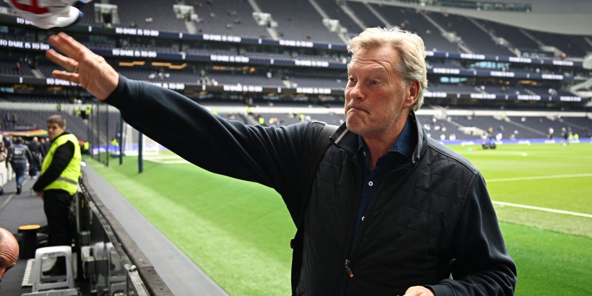 "Desperate" – Hoddle shares what he’s spotted from Tottenham coaching staff